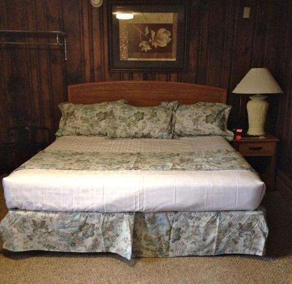 キングサイズベッドのスタンダードルーム, Mount Blue Motel