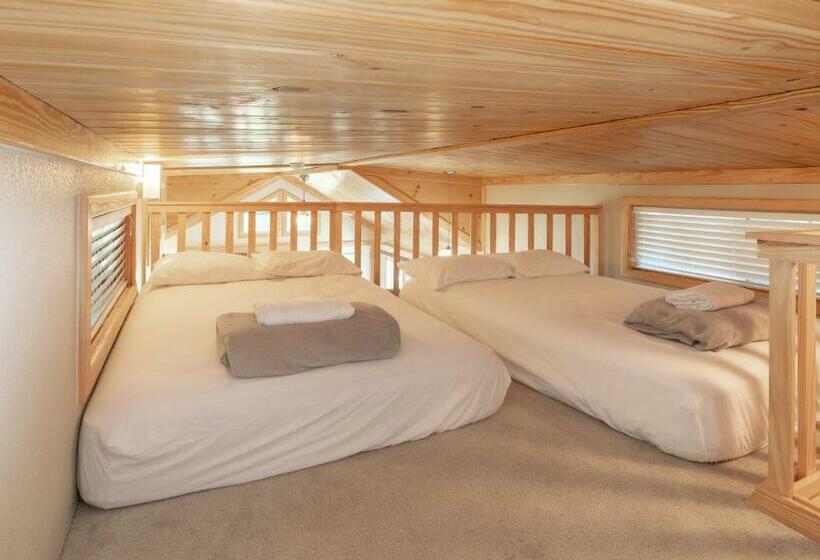 דירת חדר, Sun Outdoors Lake Travis