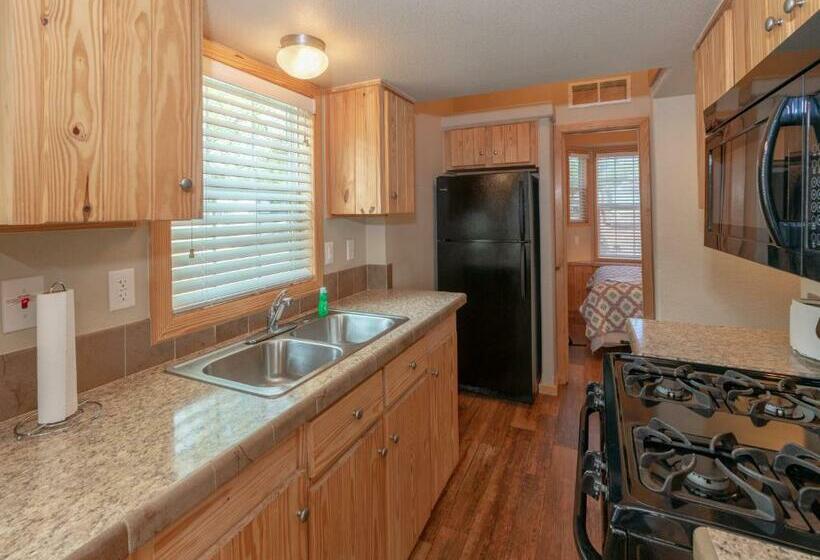 דירת חדר, Sun Outdoors Lake Travis