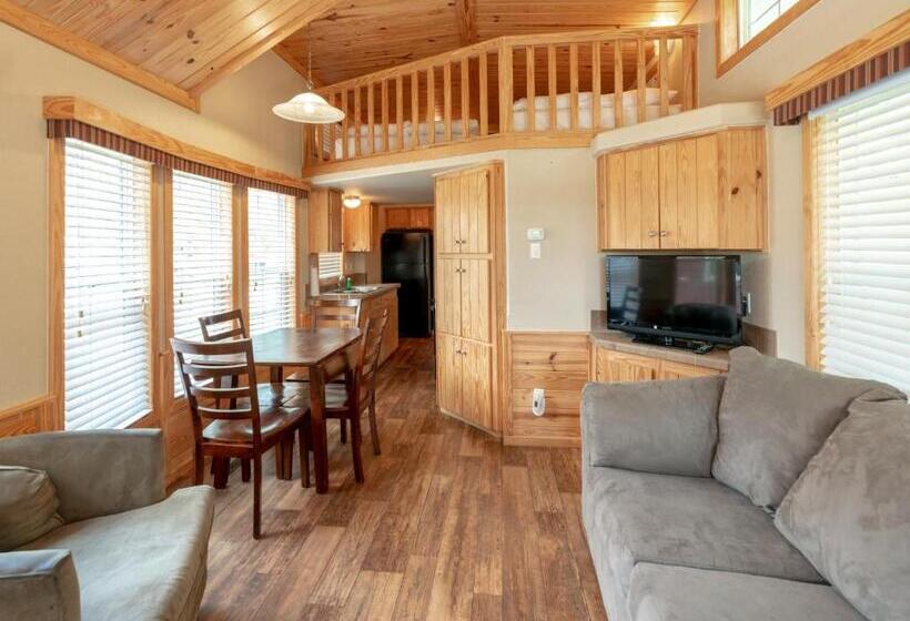 דירת חדר, Sun Outdoors Lake Travis