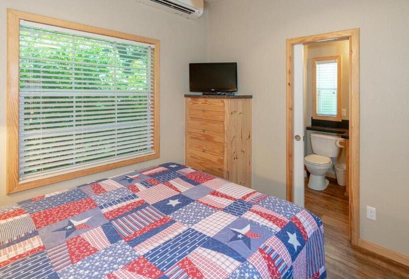 דירת חדר, Sun Outdoors Lake Travis