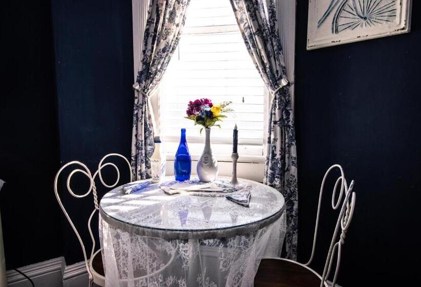 デラックスルーム, Simmons Bond Inn Bed & Breakfast