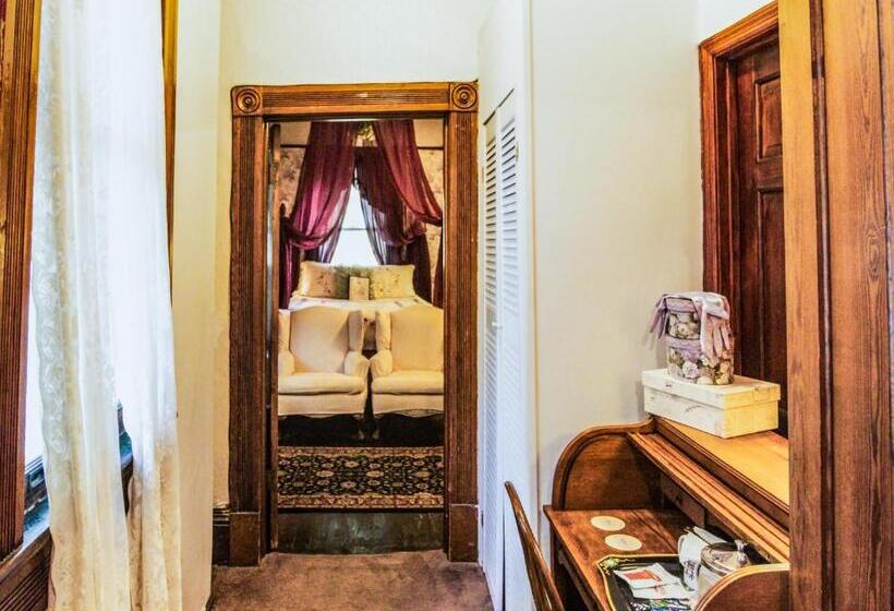 スーペリアールーム, Simmons Bond Inn Bed & Breakfast