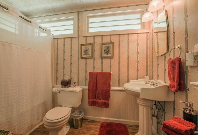 デラックスルーム, Simmons Bond Inn Bed & Breakfast