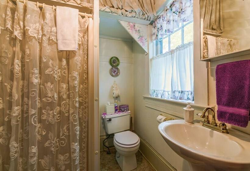 デラックスルーム, Simmons Bond Inn Bed & Breakfast