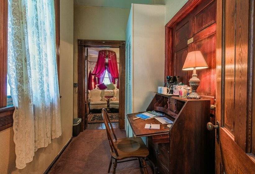 デラックスルーム, Simmons Bond Inn Bed & Breakfast