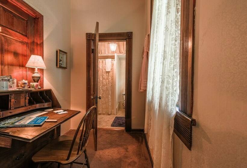 デラックスルーム, Simmons Bond Inn Bed & Breakfast