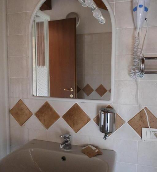 标准三人间, Locanda La Motta