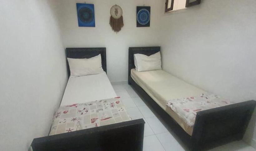 Basic Room, Surfer Rosa Hostel