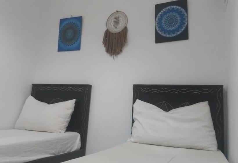 Basic Room, Surfer Rosa Hostel