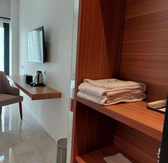 带阳台的豪华间, Gemma Hotel Balige