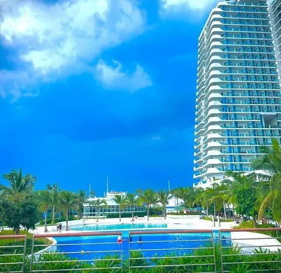 استودیو استاندارد با چشم‌انداز, Kapediem Suite 1 In Azure North Residences