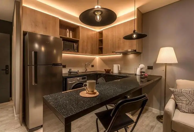 استودیوی لوکس, Zentrum   Stay & Residences By Ava