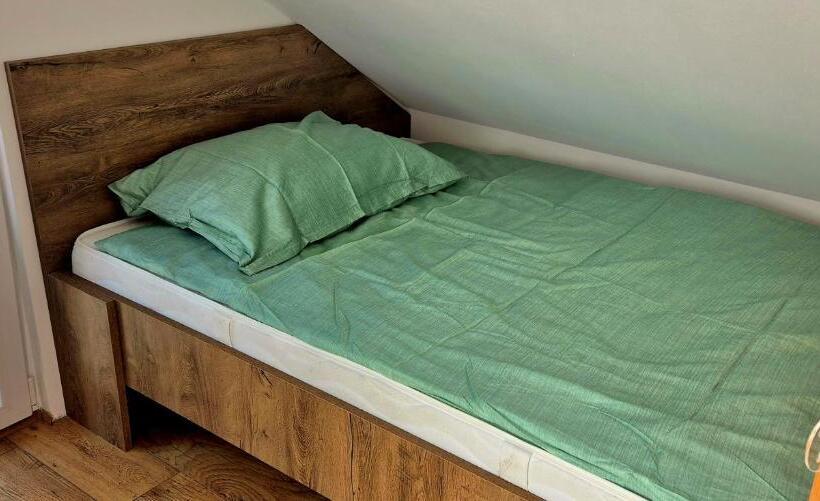 اتاق استاندارد, Bled Lesce Station Rooms And Beds