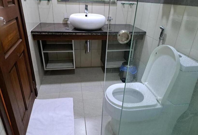 اتاق لوکس, Rindhali Beach