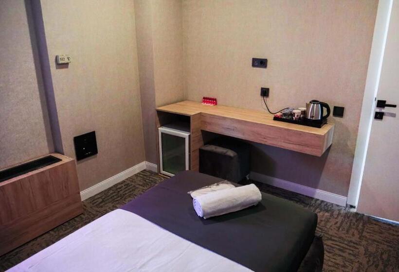 غرفة عائلية, Siwiss İnn Experess