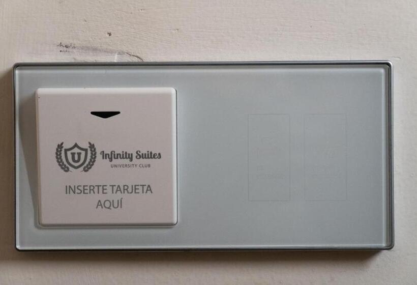 اتاق استاندارد سه نفره, Infinity Suites Habitación Triple 103