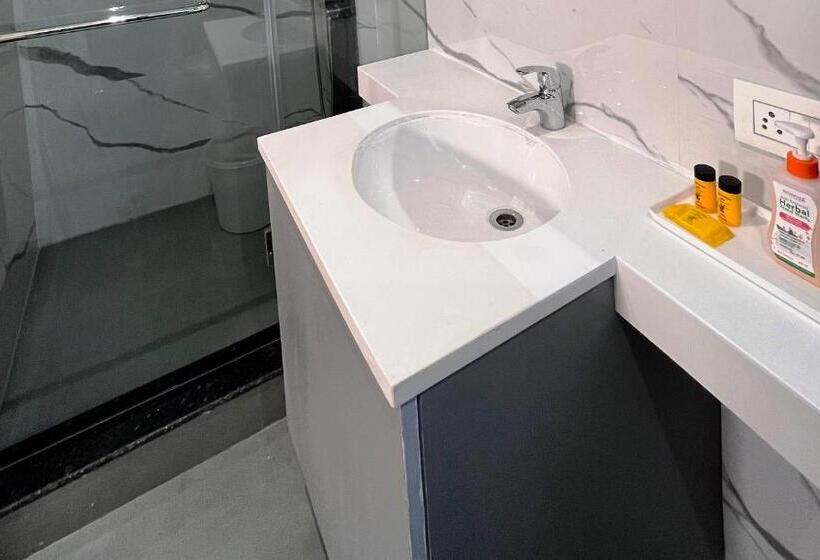 1ベッドルームアパートメント, Richi Rich