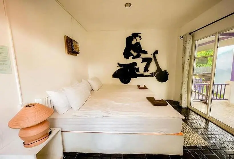 バルコニー付きスタンダードルーム, The Light House Resort   Kohlarn เดอะไลท์เฮ้าส์รีสอร์ท เกาะล้าน