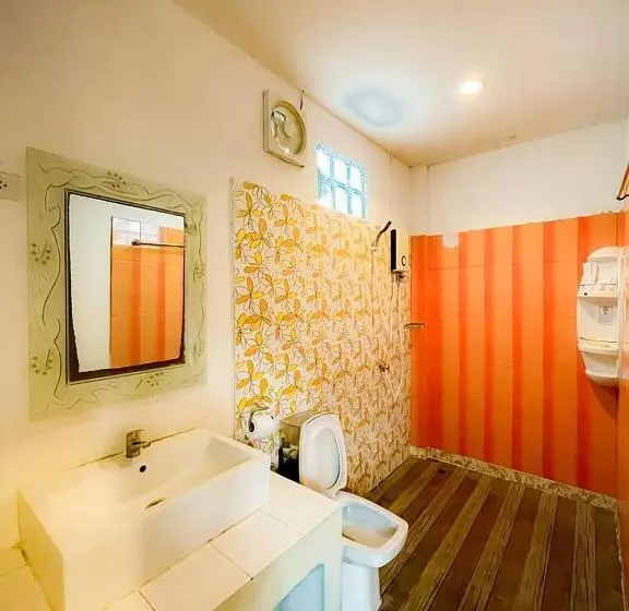 バルコニー付きスタンダードルーム, The Light House Resort   Kohlarn เดอะไลท์เฮ้าส์รีสอร์ท เกาะล้าน