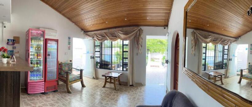 غرفة قياسية, Blue Crespo