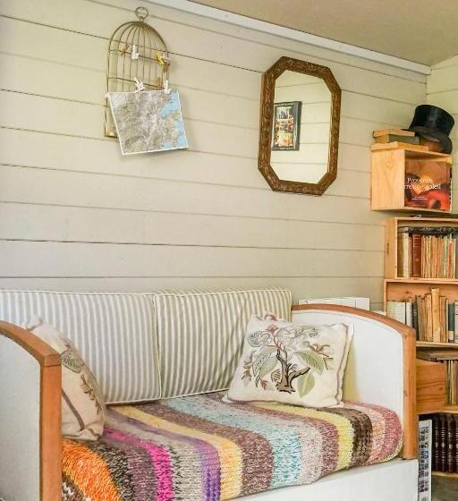 标准间带山景, Roulotte Tout Confort à La Ferme Blandine