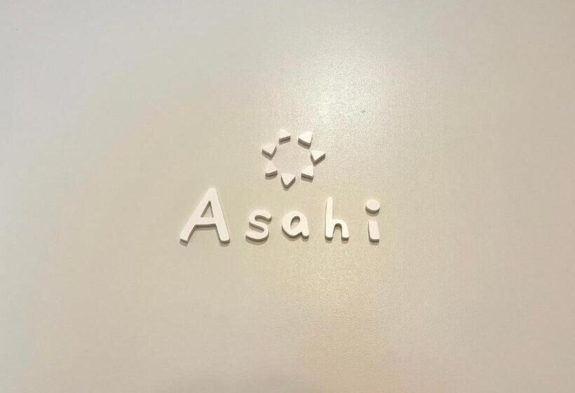 バスルーム共有のトリプルスタンダード, Tipy Records Inn Photon