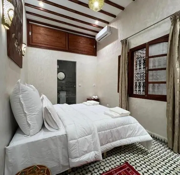 Standard-huone, Riad Safia