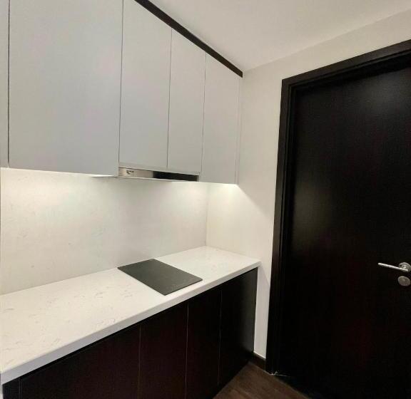 带2个卧室带海景的公寓, Sunset House   Căn Hộ Dịch Vụ Trong Khách Sạn Best Western Premier Sapphire Ha Long