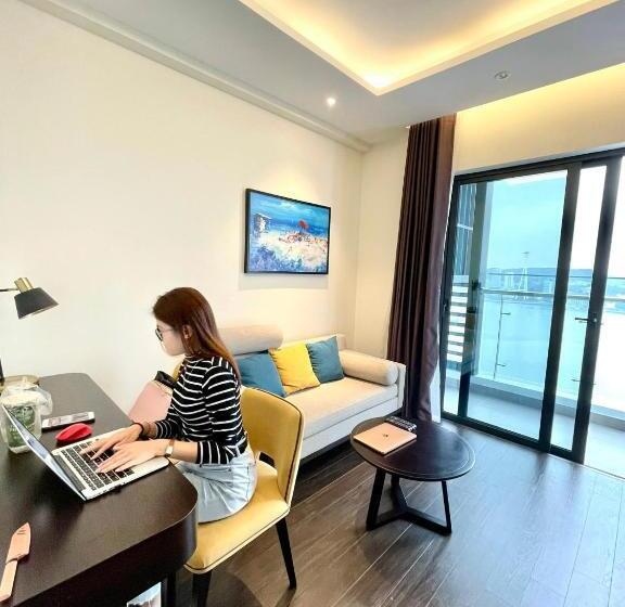 带2个卧室带海景的公寓, Sunset House   Căn Hộ Dịch Vụ Trong Khách Sạn Best Western Premier Sapphire Ha Long