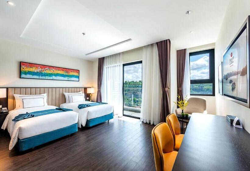 带1个卧室的带海景的公寓, Sunset House   Căn Hộ Dịch Vụ Trong Khách Sạn Best Western Premier Sapphire Ha Long