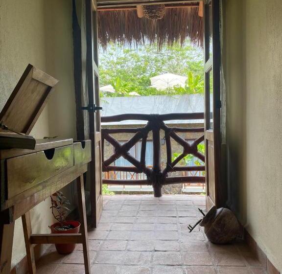 デラックスバンガロー, Artesanal