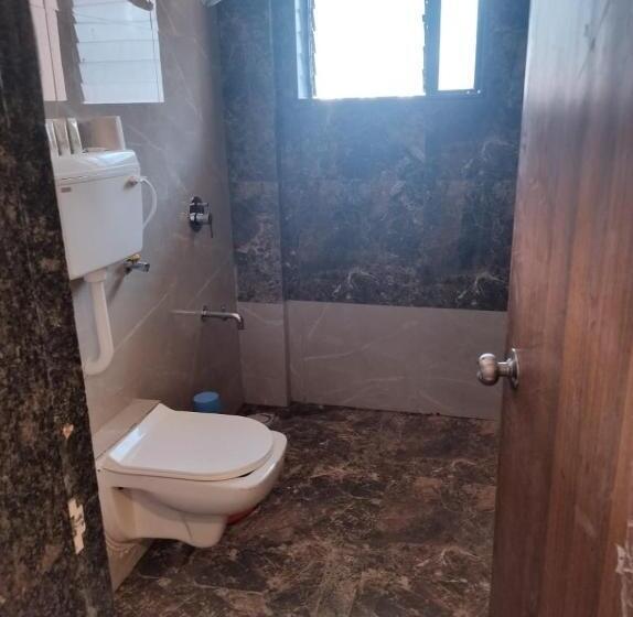 חדר דלוקס, Wandr City Of Music