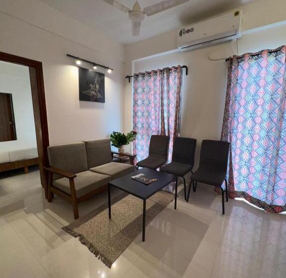 דירת חדר, Wandr City Of Music