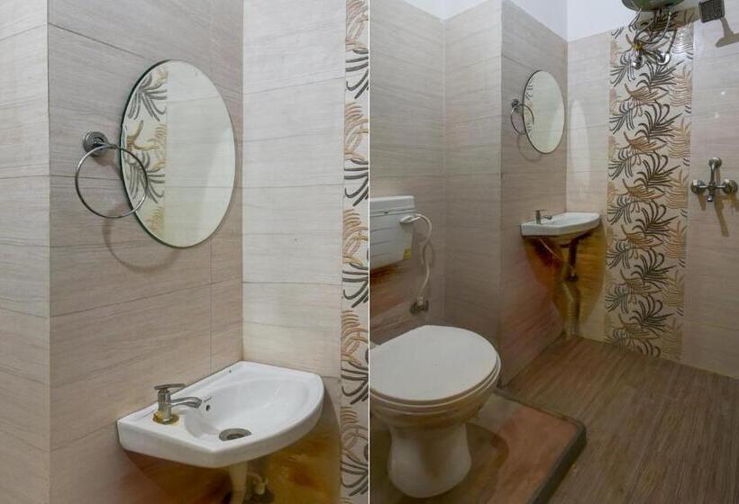 Classic Kolmen Hengen Huone, O Pratap Palace