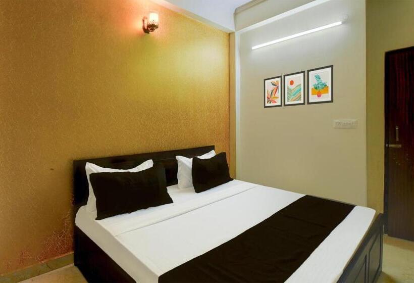 Classic Kolmen Hengen Huone, O Pratap Palace