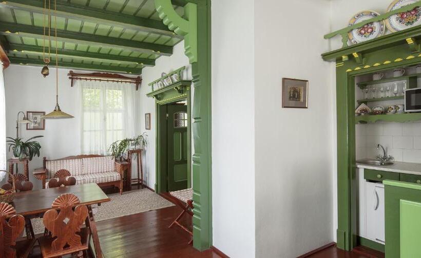 חדר סטנדרט, Chaloupka