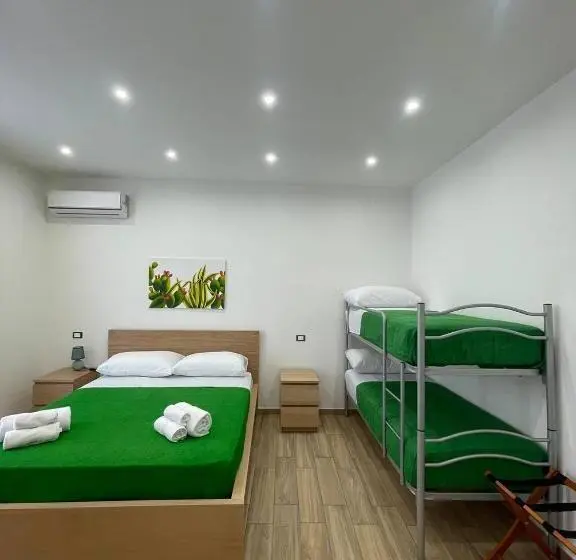 اتاق استاندارد چهارنفره با بالکن, Profumi Di Sicilia