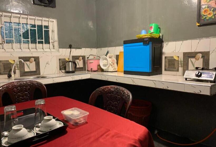 اتاق لوکس, Fair View Holiday Home