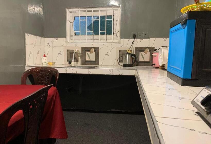 اتاق لوکس, Fair View Holiday Home