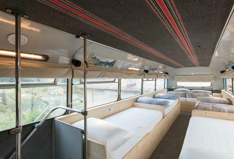 تختخواب در اتاق مشترک, Bed In Bus