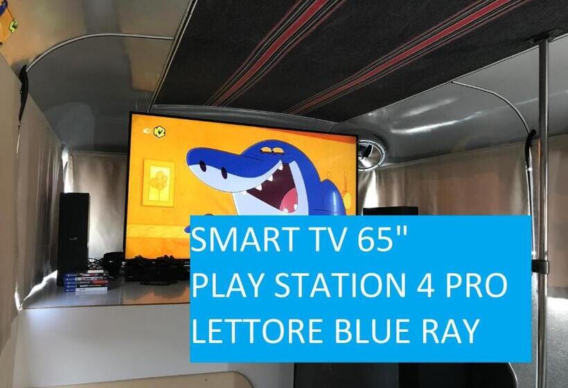 تختخواب در اتاق مشترک, Bed In Bus