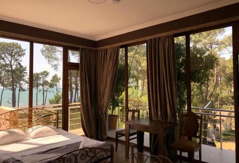 سوییت جونیور با چشم‌انداز دریا, Inter