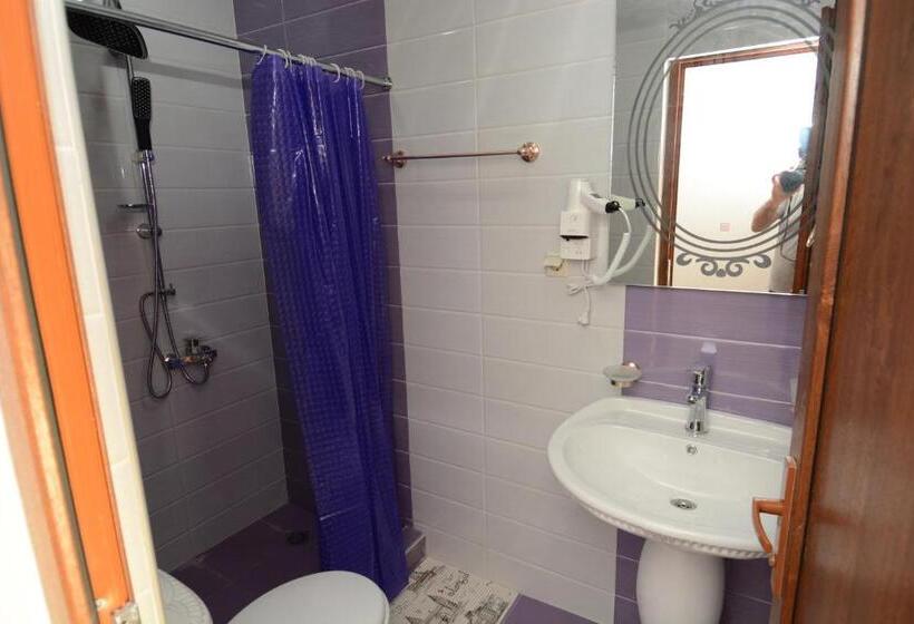 سوییت جونیور با چشم‌انداز دریا, Inter