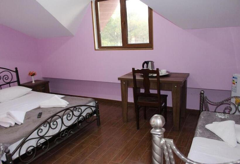 اتاق خانوادگی با چشم‌انداز دریا, Inter