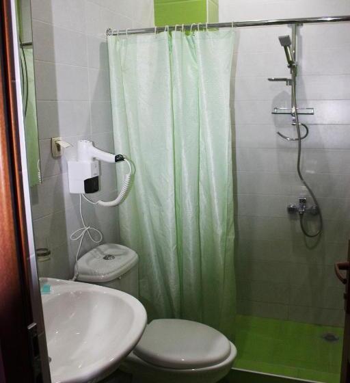 اتاق خانوادگی با چشم‌انداز دریا, Inter