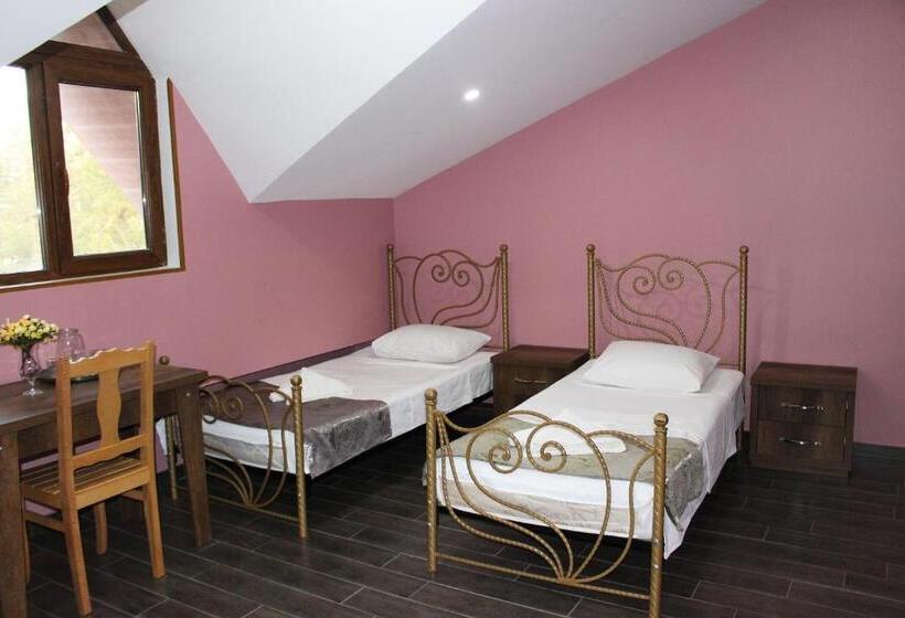 اتاق خانوادگی با چشم‌انداز دریا, Inter