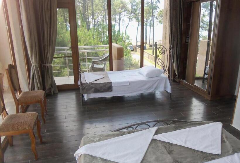 سوییت با چشم‌انداز دریا, Inter