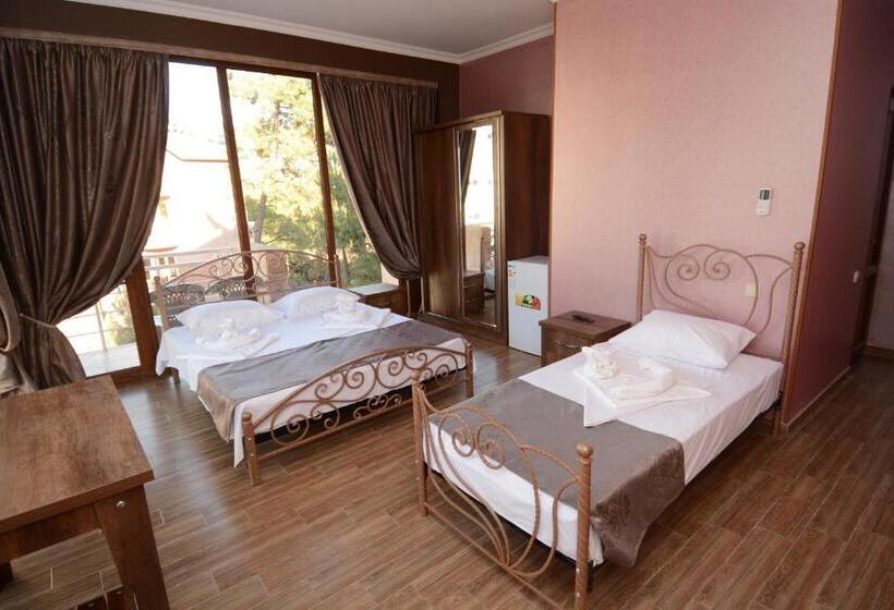 اتاق استاندارد سه تخته با بالکن, Inter