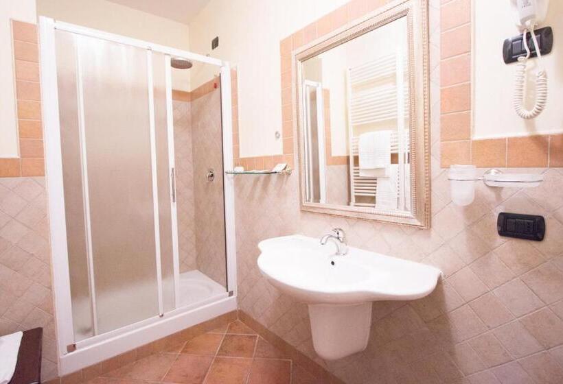 اتاق استاندارد سه نفره, Olimpus